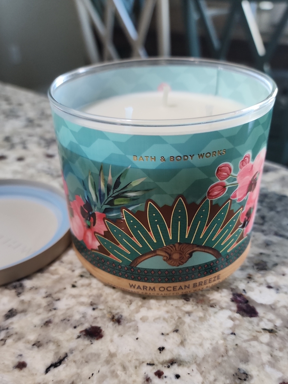 Bath & Body Works Warm Ocean Breeze Candle - Teal & Pink Floral
